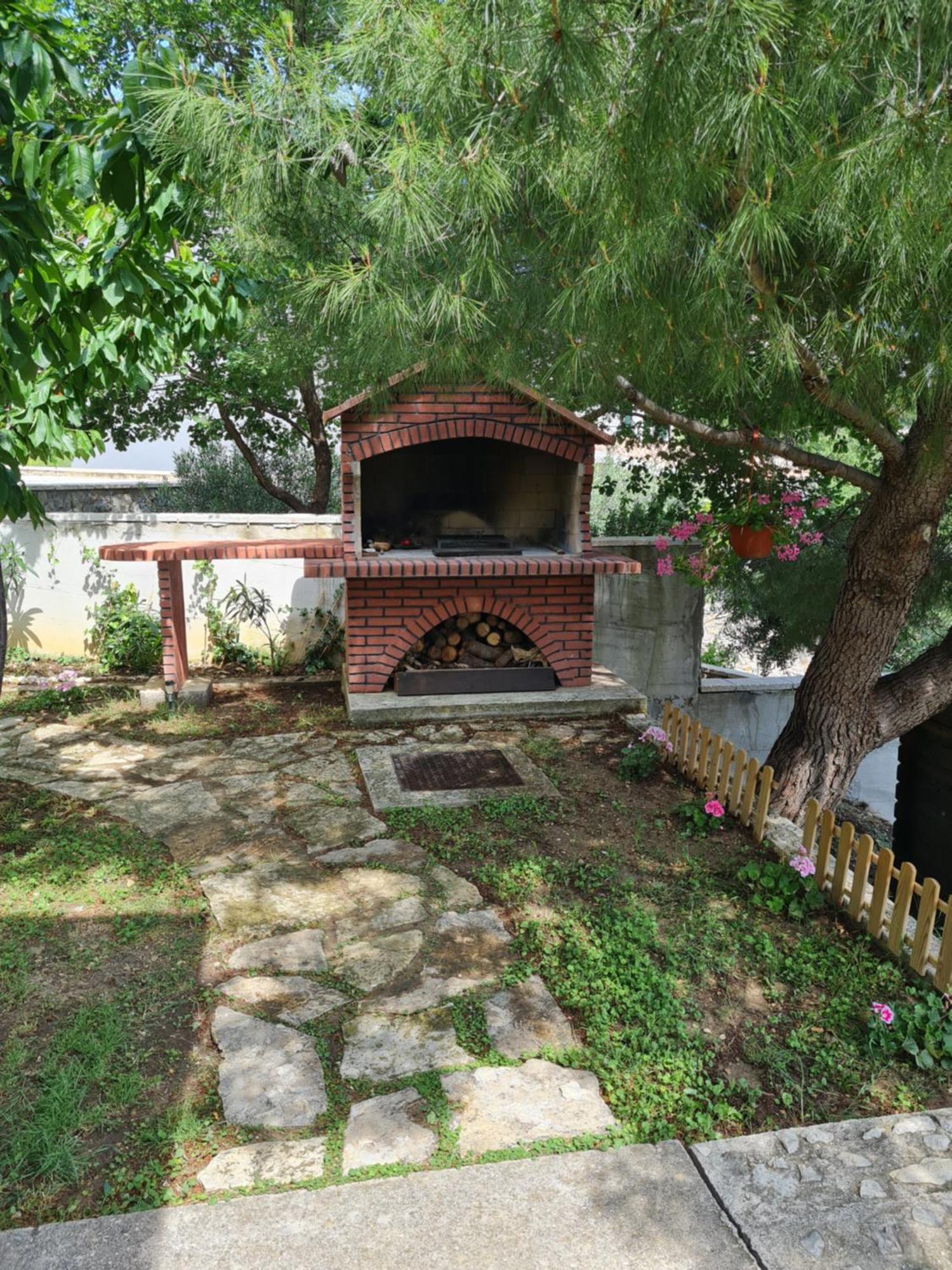 Charismatic Garden Cottage With Sea View Lokva Rogoznica Buitenkant foto